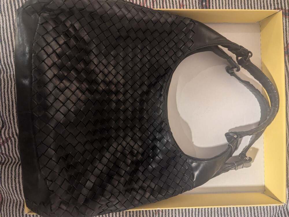 Bottega Veneta Medium Veneta Hobo Bag Black Intrecciato Leather